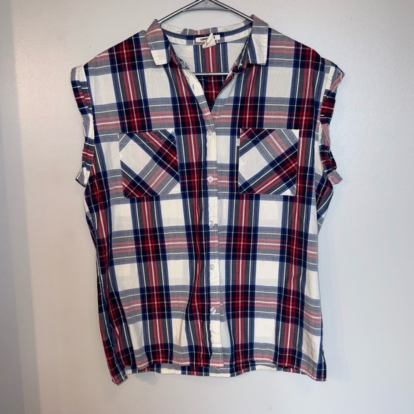 Levi's Tops - Women’s Levi’s Short Sleeve Flannel
